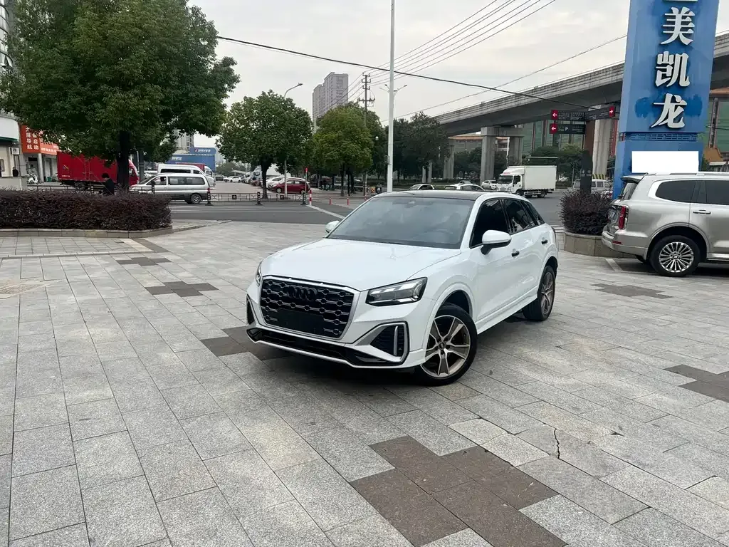 Audi Q2L 2025 из CN, фото 1