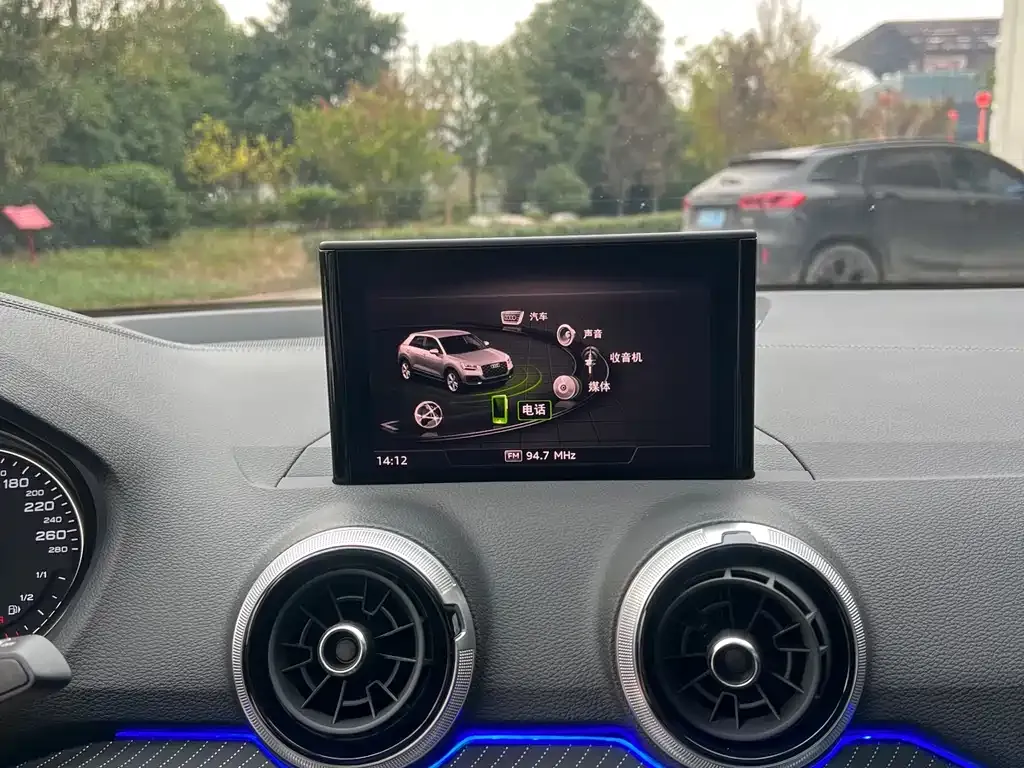 Audi Q2L 2025 из CN, фото 10