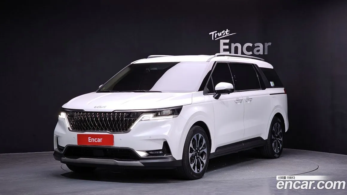 Kia Carnival — фото 1