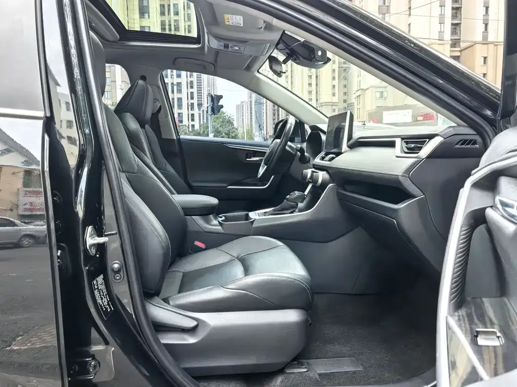 Toyota Wildlander 2021 из CN, фото 10