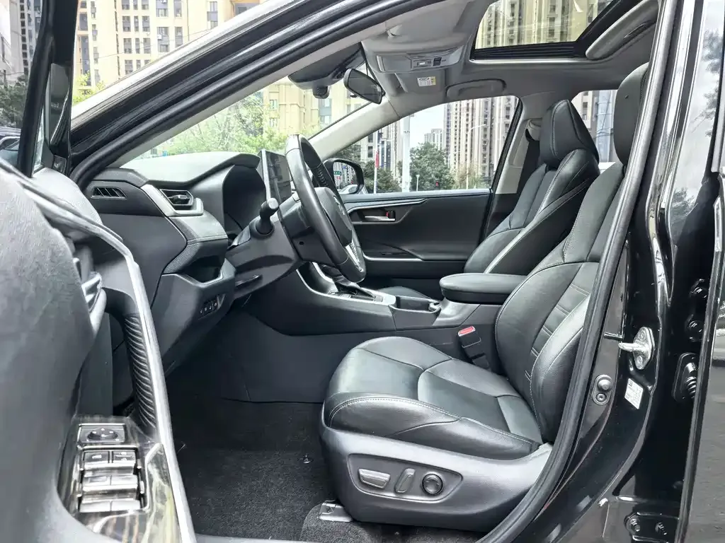 Toyota Wildlander 2021 из CN, фото 9