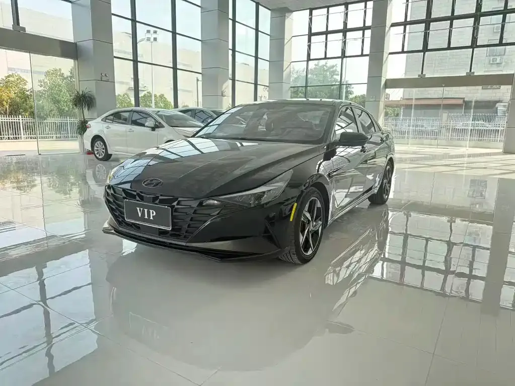Hyundai Elantra 2023 из CN, фото 1