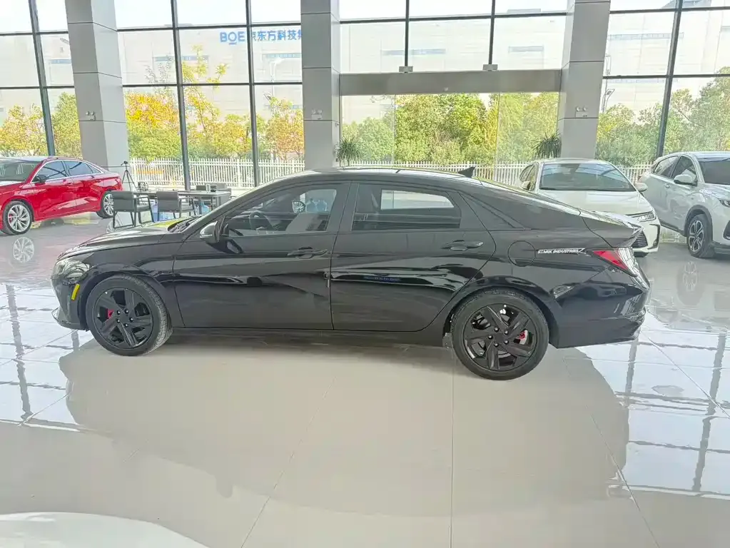 Hyundai Elantra 2023 из CN, фото 10