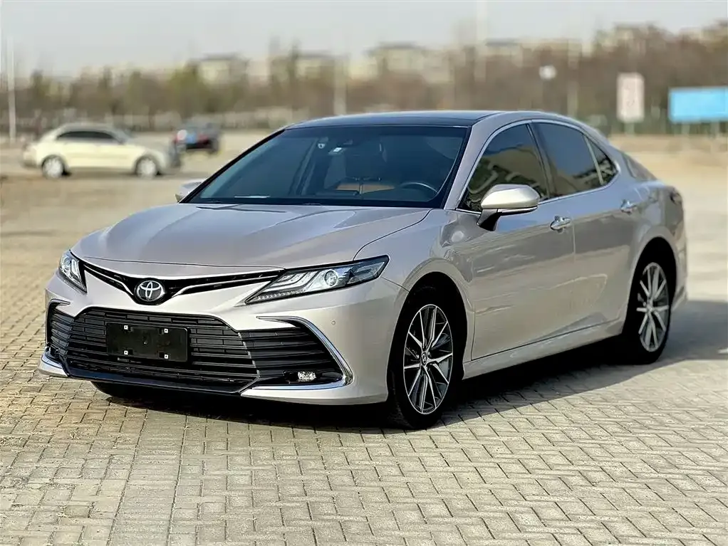 Toyota Camry 2023 из CN, фото 1