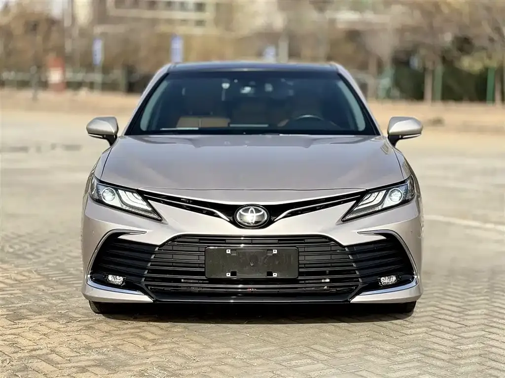 Toyota Camry 2023 из CN, фото 2