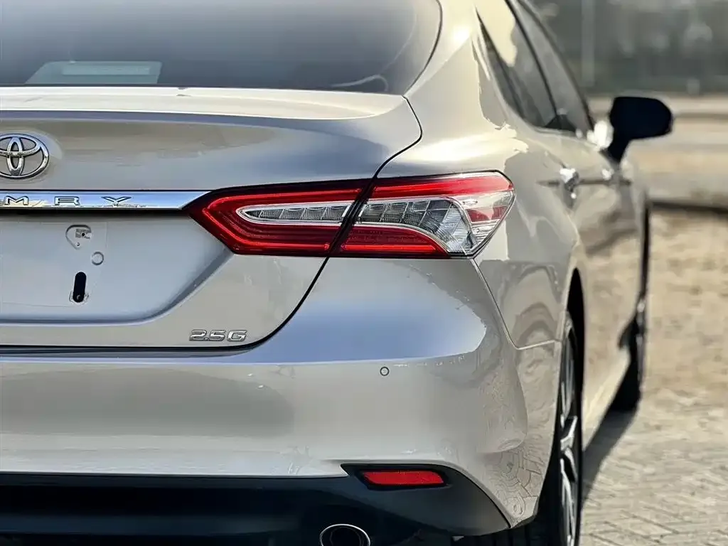 Toyota Camry 2023 из CN, фото 9