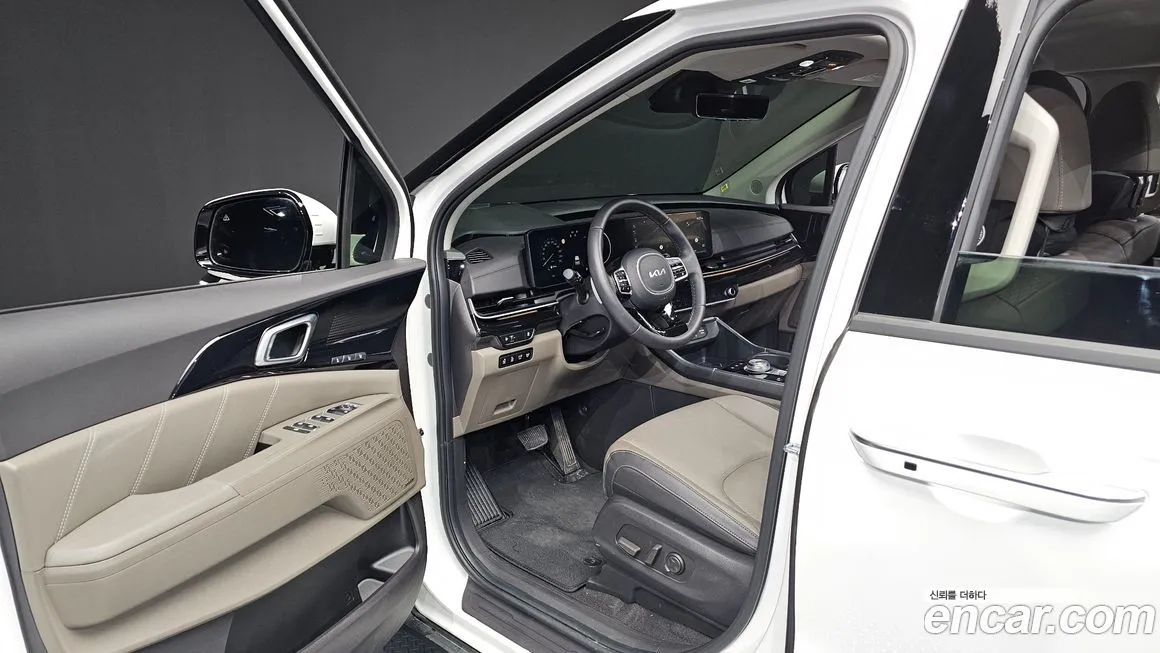 Kia Carnival — фото 10