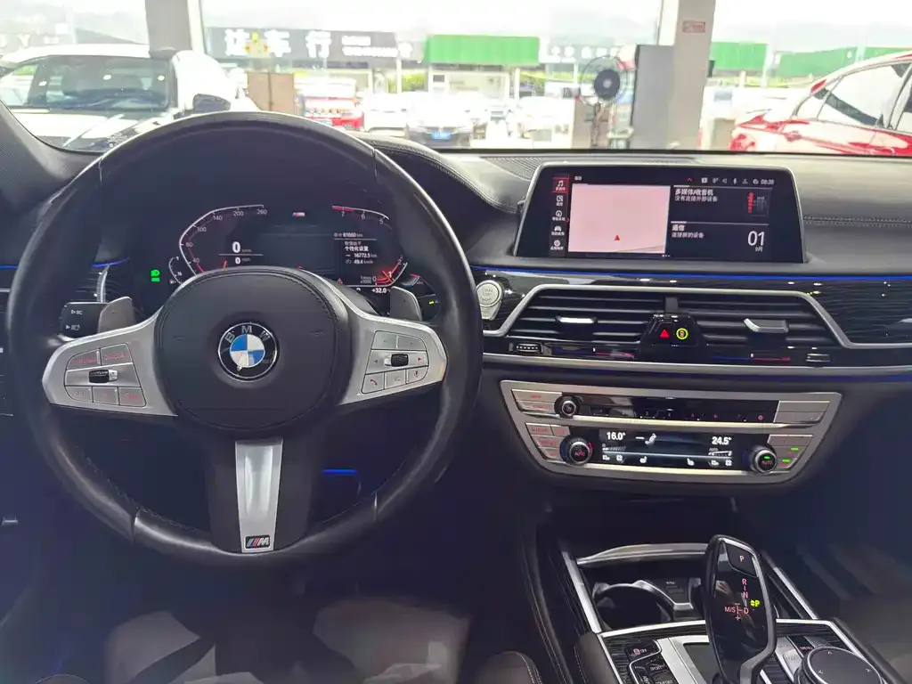 BMW 7 Series 2022 из CN, фото 7