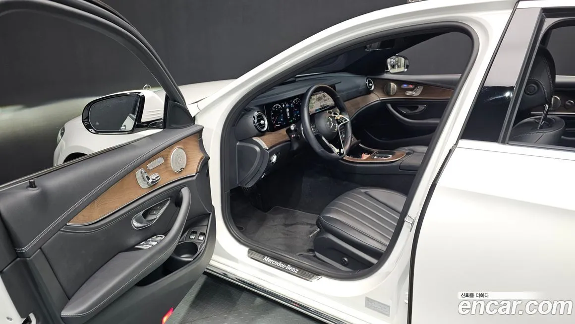 Mercedes-Benz E-Class — фото 10