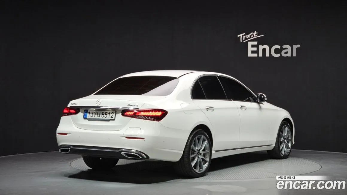 Mercedes-Benz E-Class — фото 2