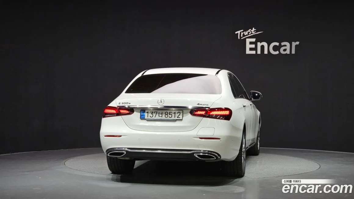 Mercedes-Benz E-Class — фото 4