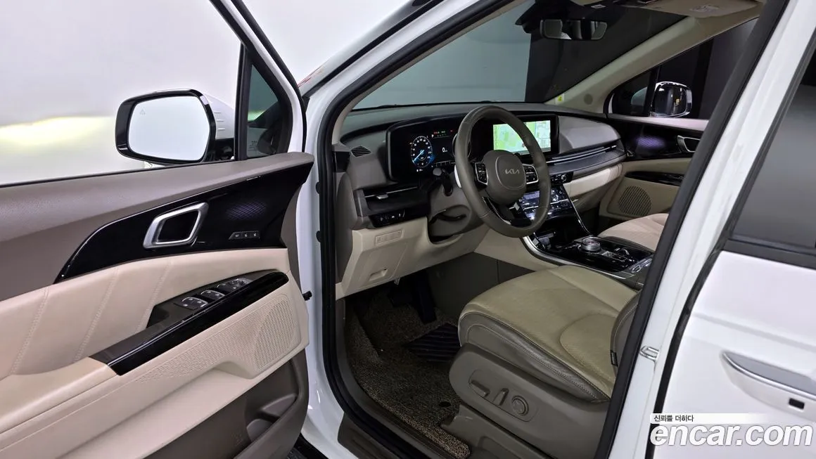 Kia Carnival — фото 10