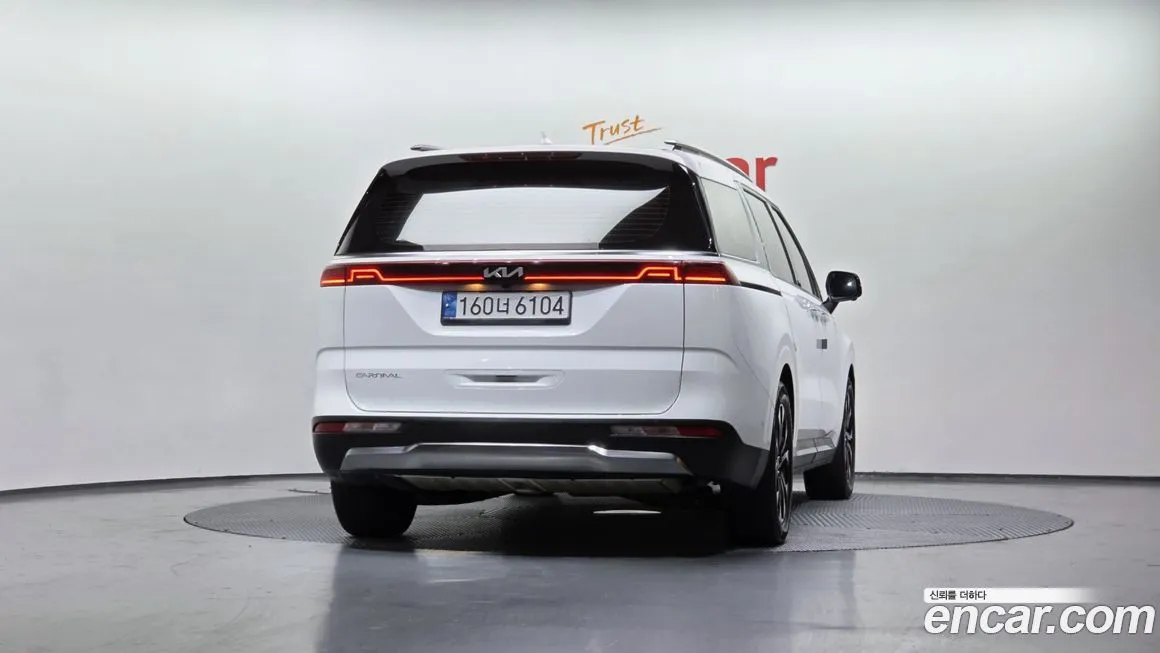 Kia Carnival — фото 4