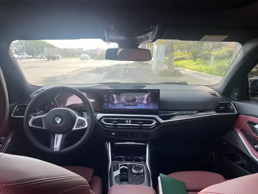 BMW 3 Series 2024 из CN, фото 4