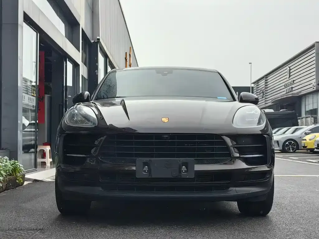 Porsche Macan — фото 1
