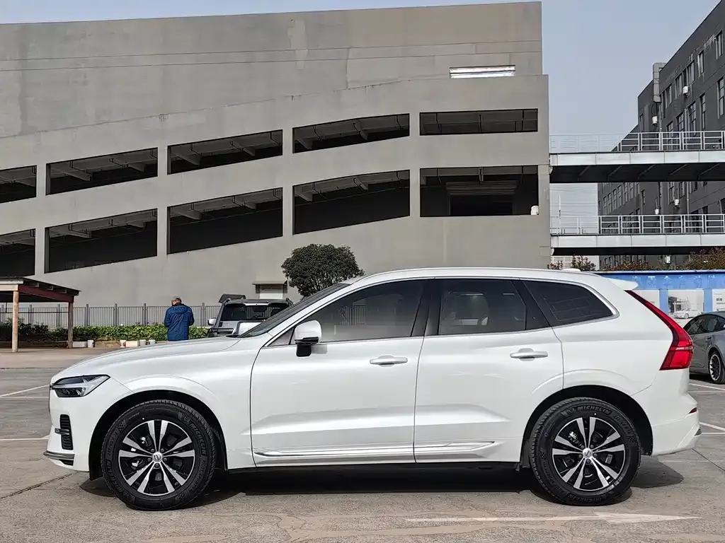 Volvo XC60 2022 из CN, фото 3