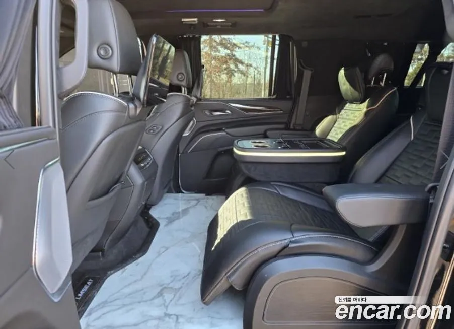 Cadillac Escalade 2023 из KR, фото 8