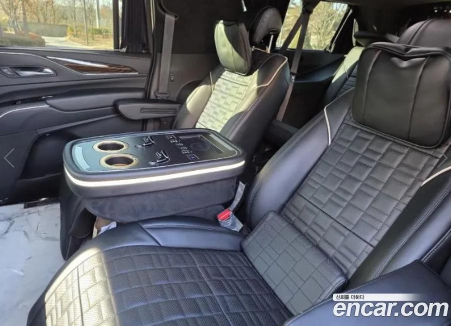 Cadillac Escalade 2023 из KR, фото 9
