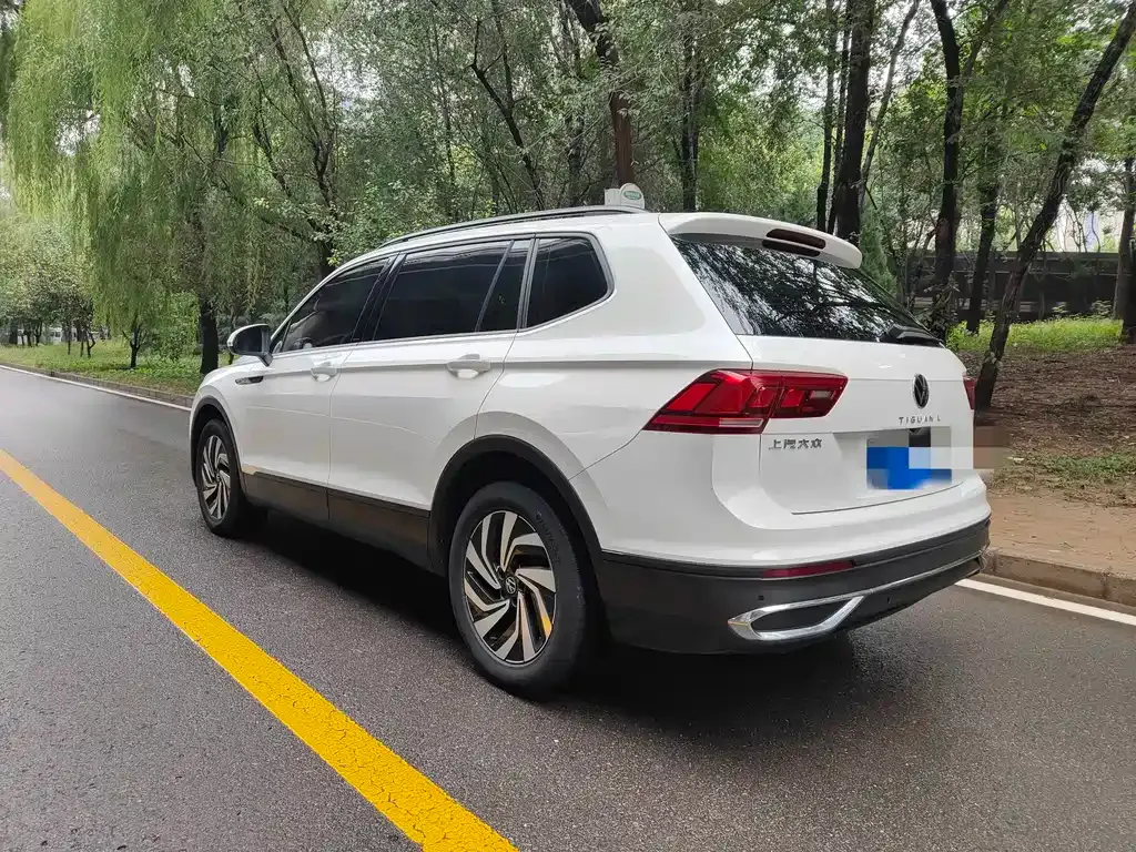 Volkswagen Tiguan L — фото 5