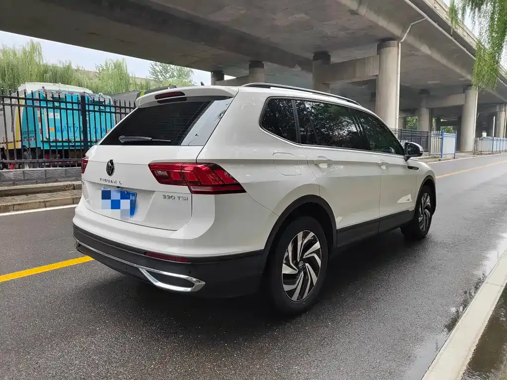 Volkswagen Tiguan L — фото 6