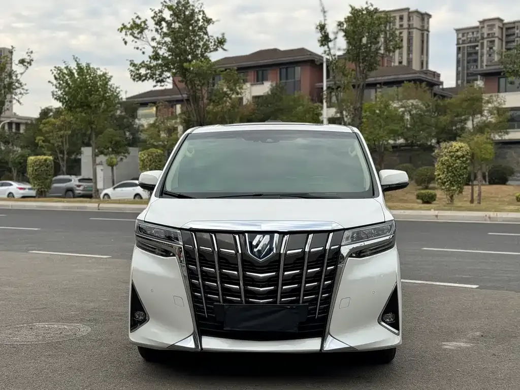 Toyota Alphard 2023 из CN, фото 2