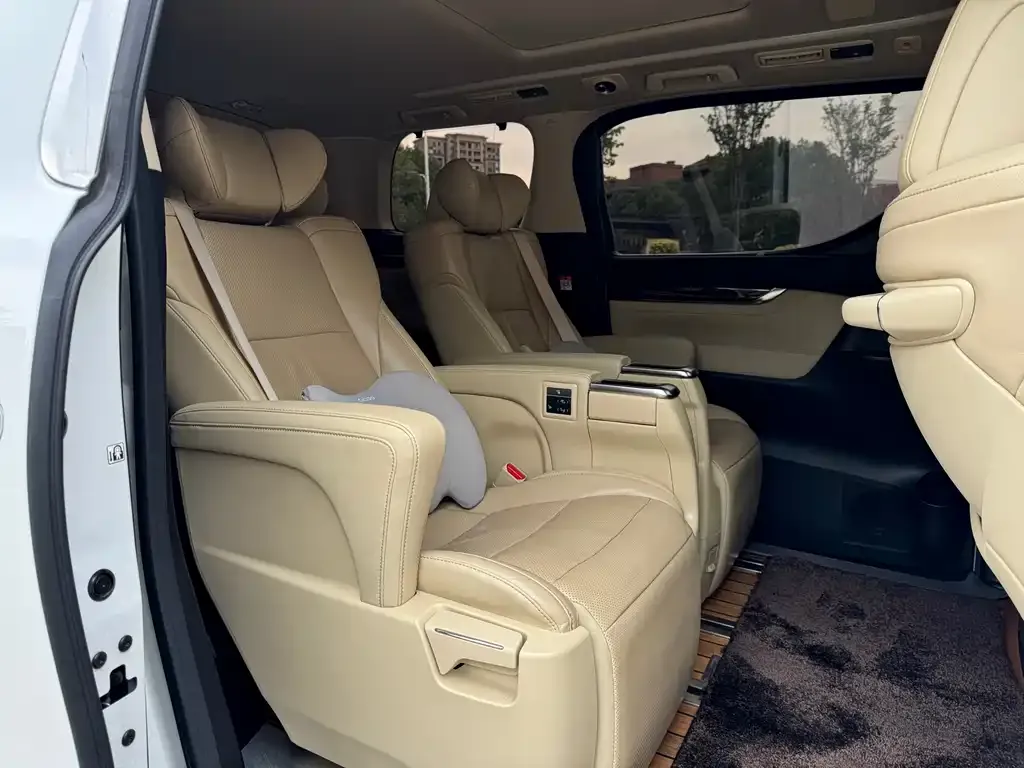 Toyota Alphard 2023 из CN, фото 6