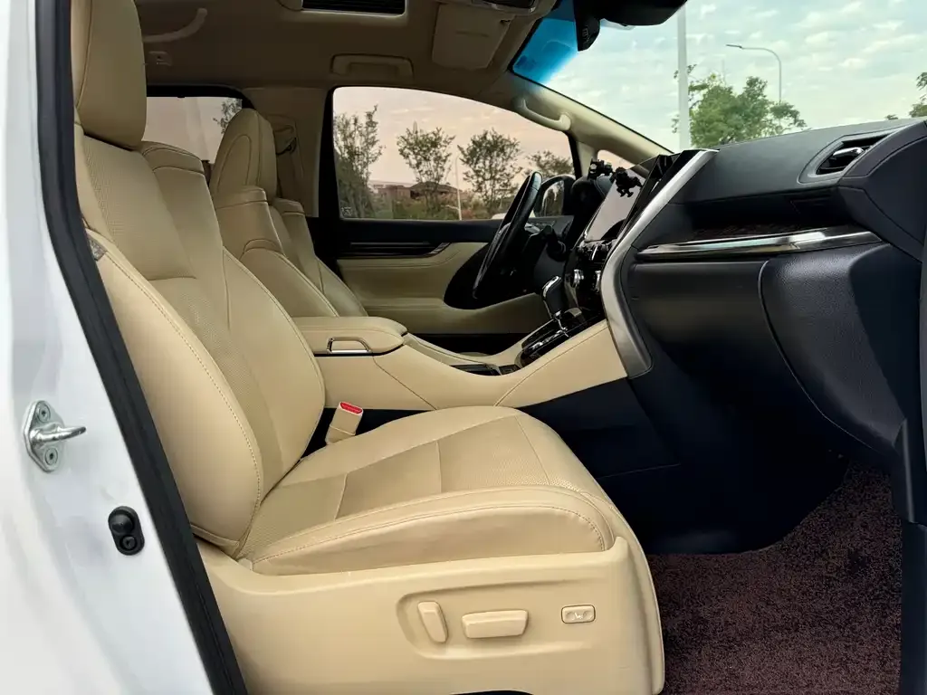 Toyota Alphard 2023 из CN, фото 7
