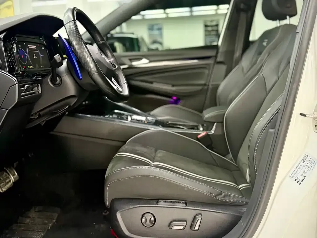 Volkswagen Golf 2022 из CN, фото 10