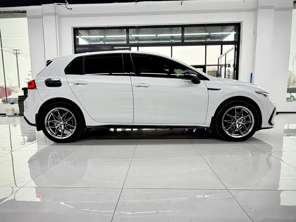 Volkswagen Golf 2022 из CN, фото 7