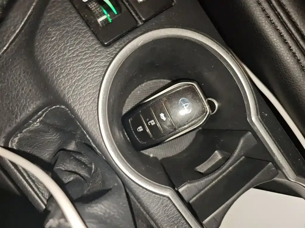 Toyota Levin Twin Engine E+ 2021 из CN, фото 9