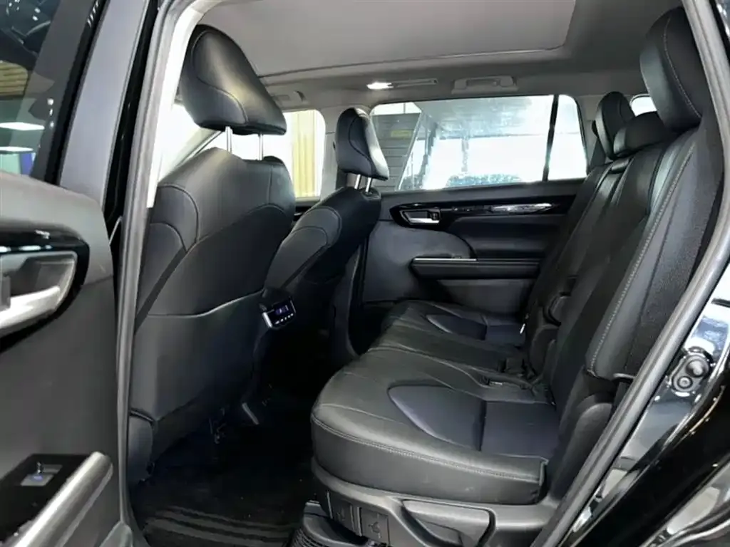 Toyota Highlander 2023 из CN, фото 6