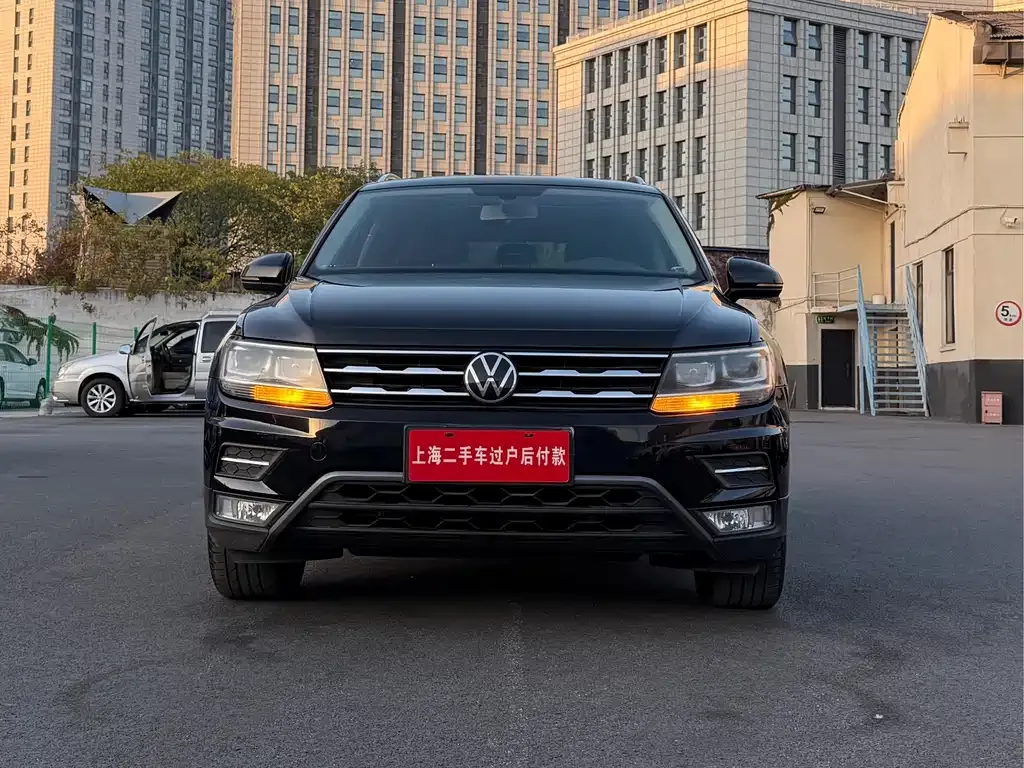 Volkswagen Tiguan L 2021 из CN, фото 2