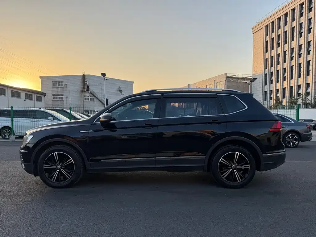 Volkswagen Tiguan L 2021 из CN, фото 9