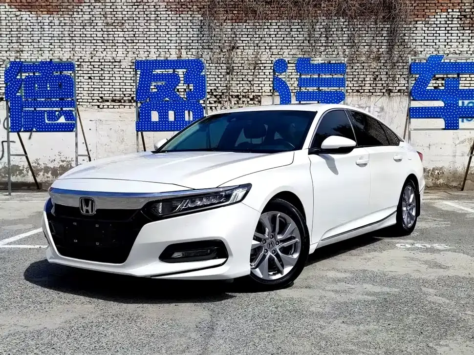 Honda Accord — фото 1