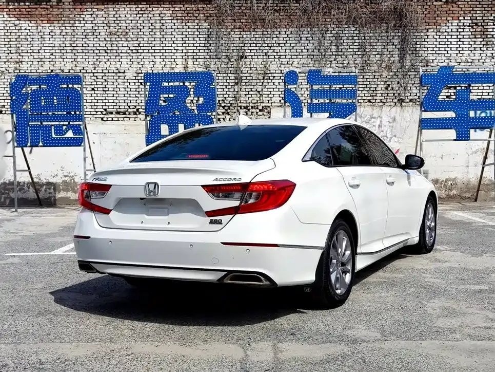 Honda Accord — фото 4