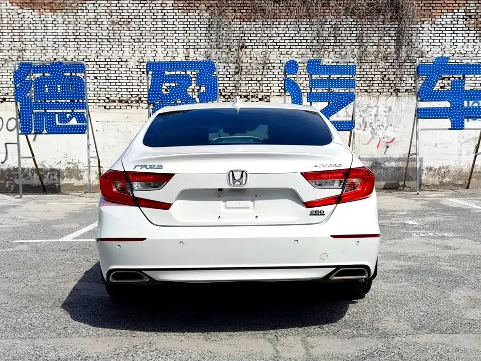 Honda Accord — фото 5