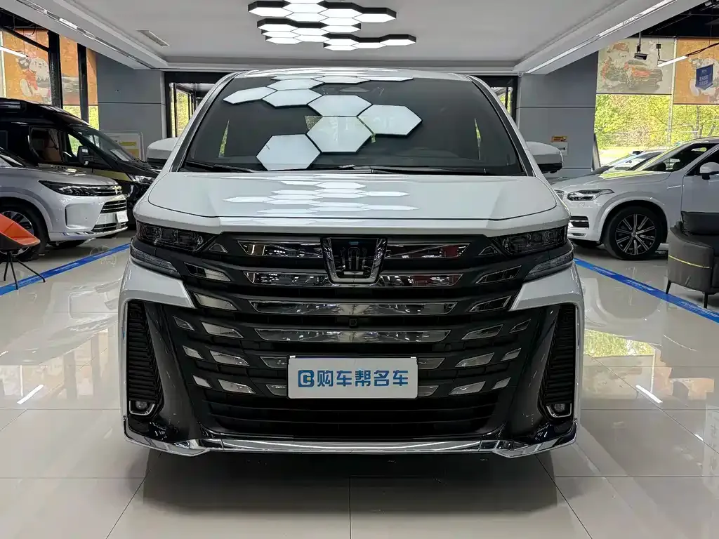 Toyota Vellfire 2024 из CN, фото 2