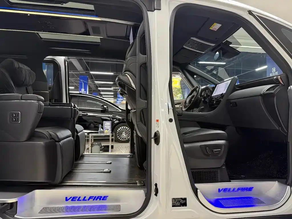 Toyota Vellfire 2024 из CN, фото 8