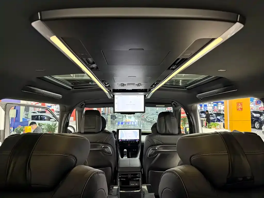 Toyota Vellfire 2024 из CN, фото 9