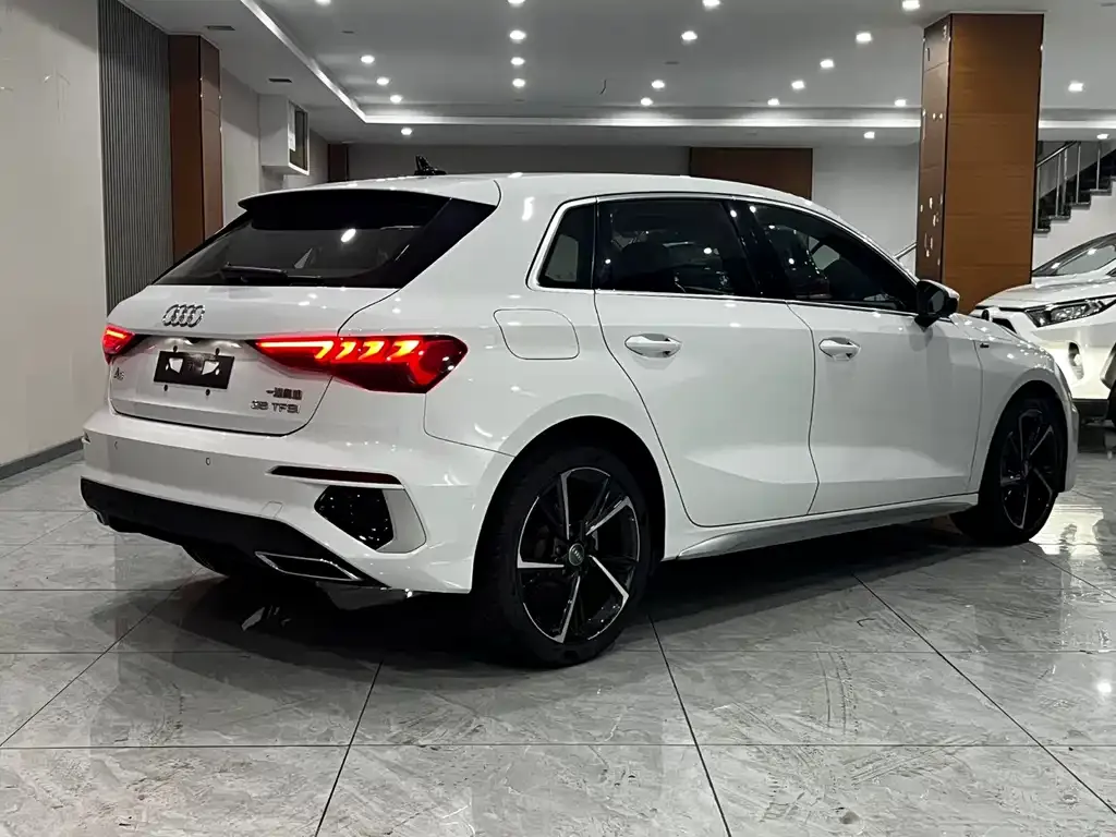 Audi A3 2022 из CN, фото 6