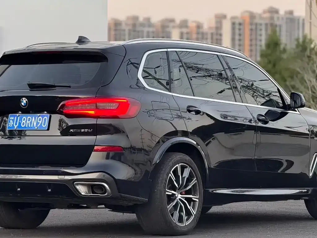 BMW X5 — фото 8