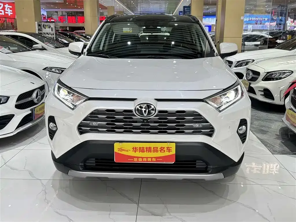 Toyota RAV4 — фото 2