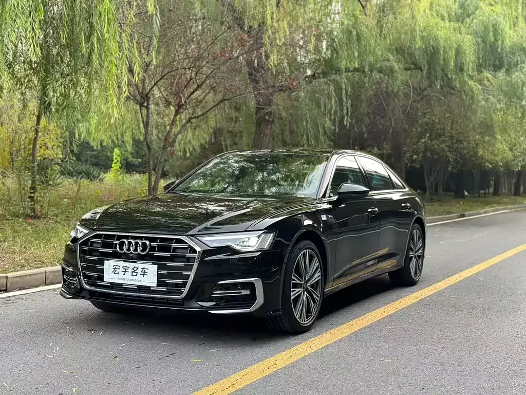 Audi A6L — фото 1