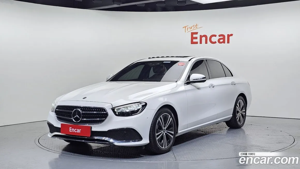 Mercedes-Benz E-Class — фото 1