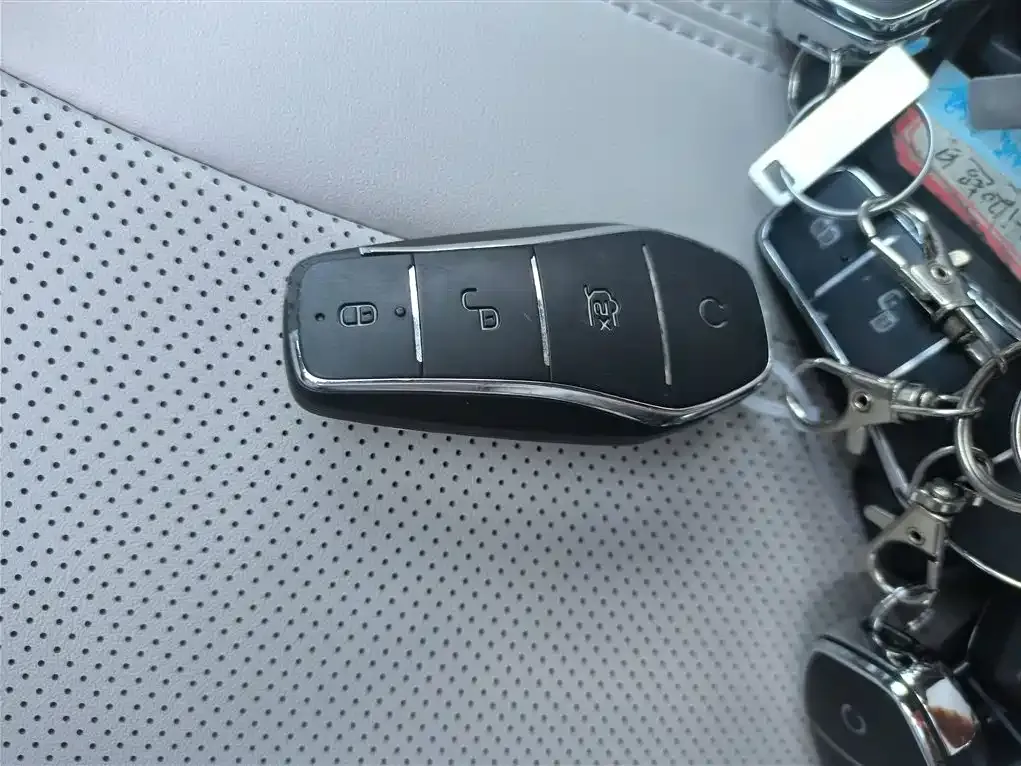 BYD Seal 05 DM-i — фото 9