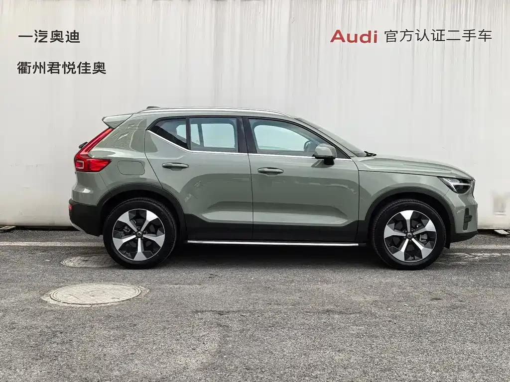 Volvo XC40 — фото 5