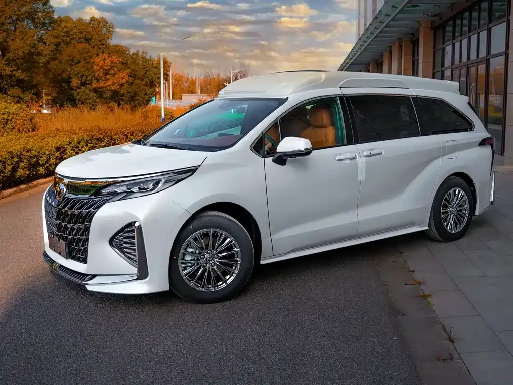 Toyota Sienna 2025 из CN, фото 1