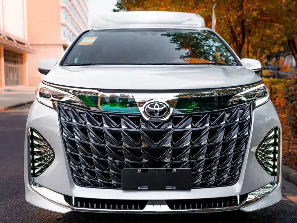 Toyota Sienna 2025 из CN, фото 2