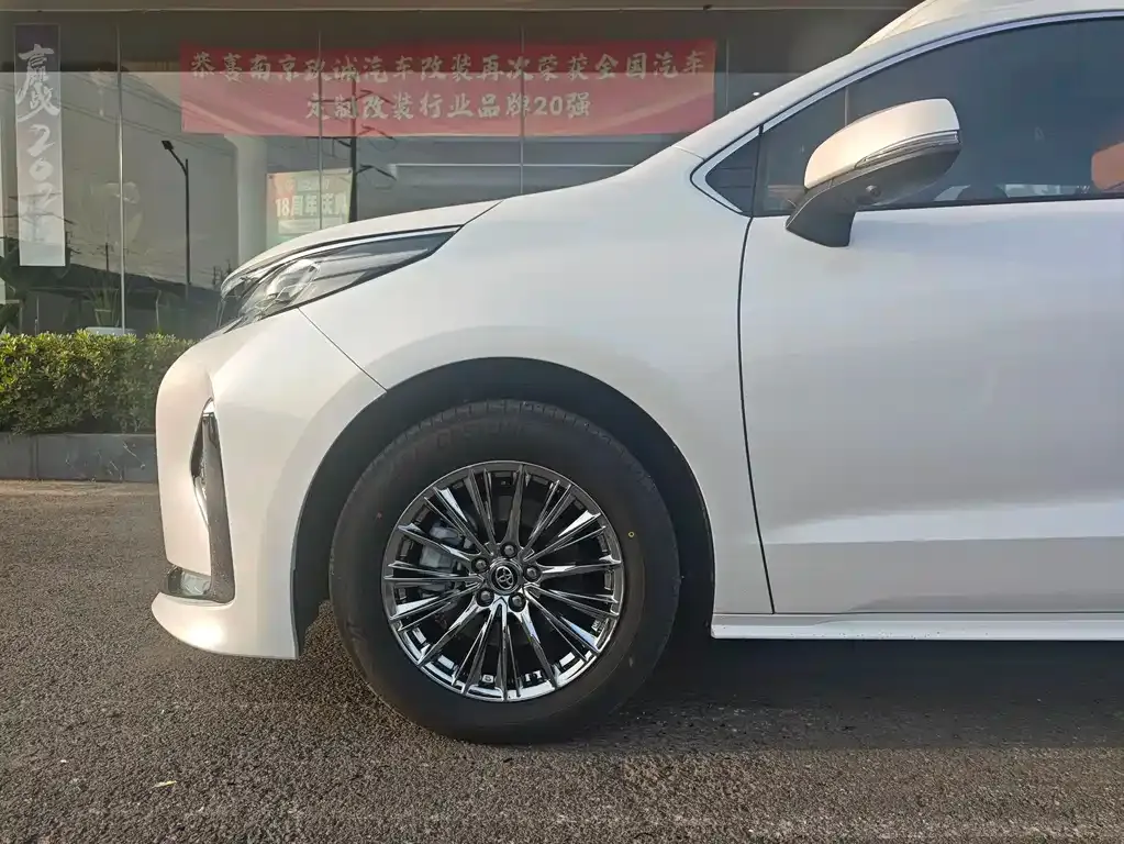 Toyota Sienna 2025 из CN, фото 7