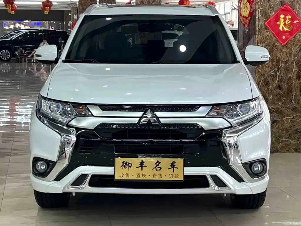 Mitsubishi Outlander 2022 из CN, фото 2